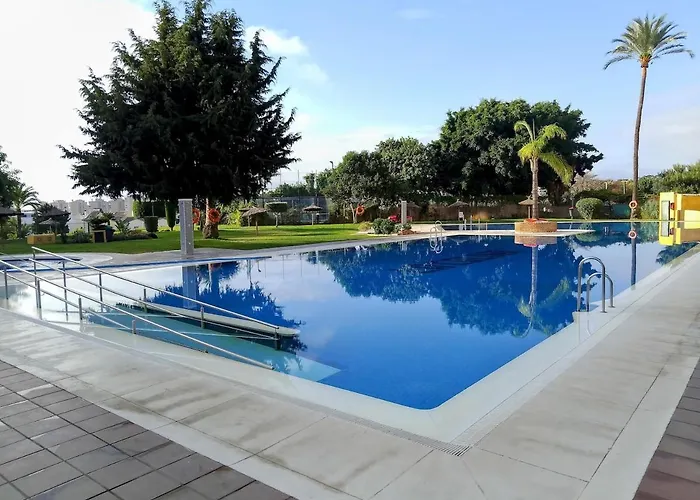 In La Colina With Pool And Gardens Apartment